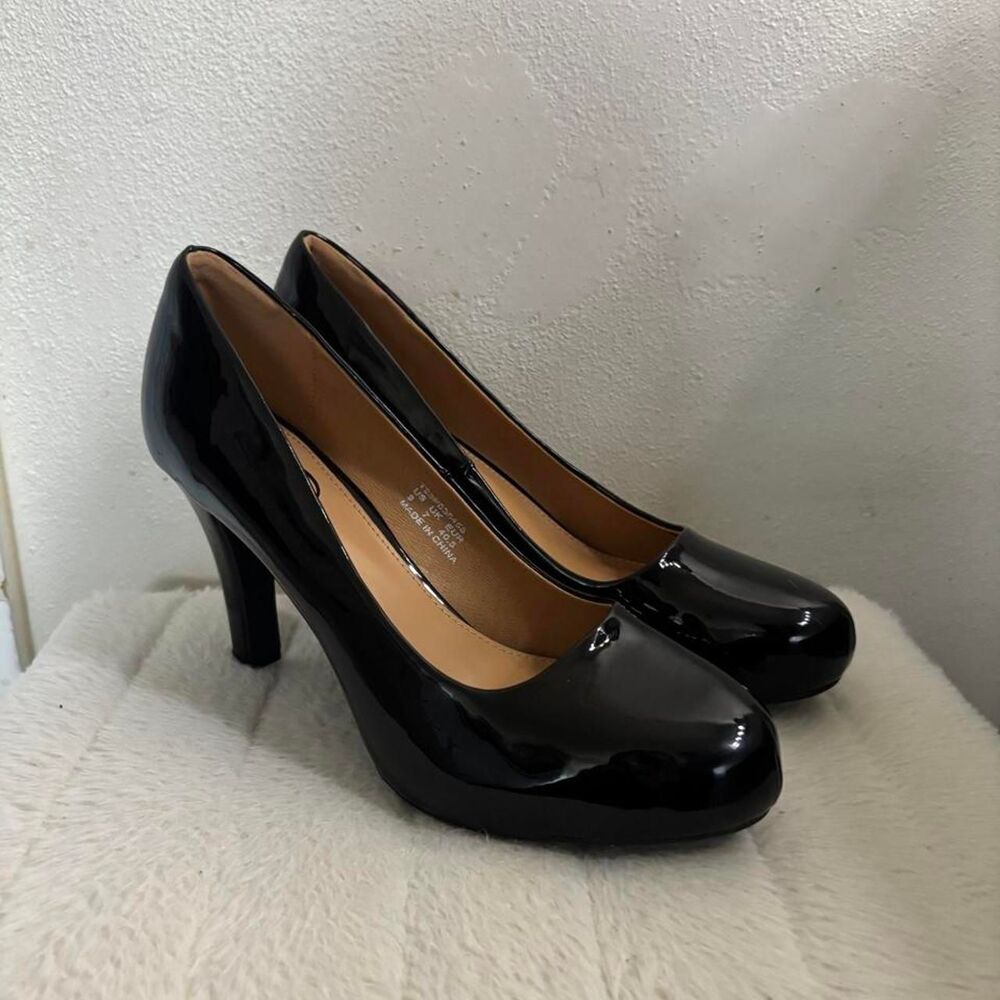 Glossy Black Women's Pumps Size 9 Y2K Office Siren Minimalist Chic